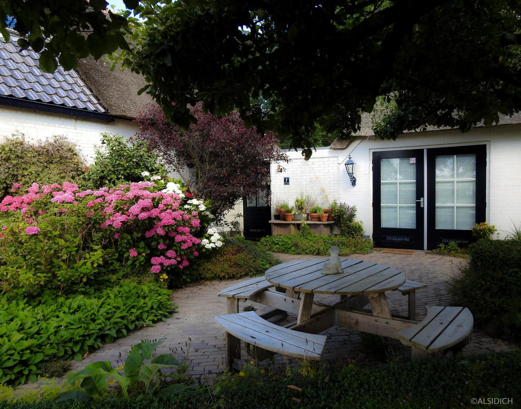 Bed and Breakfast The Wee White Hoose Oosternijkerk Экстерьер фото